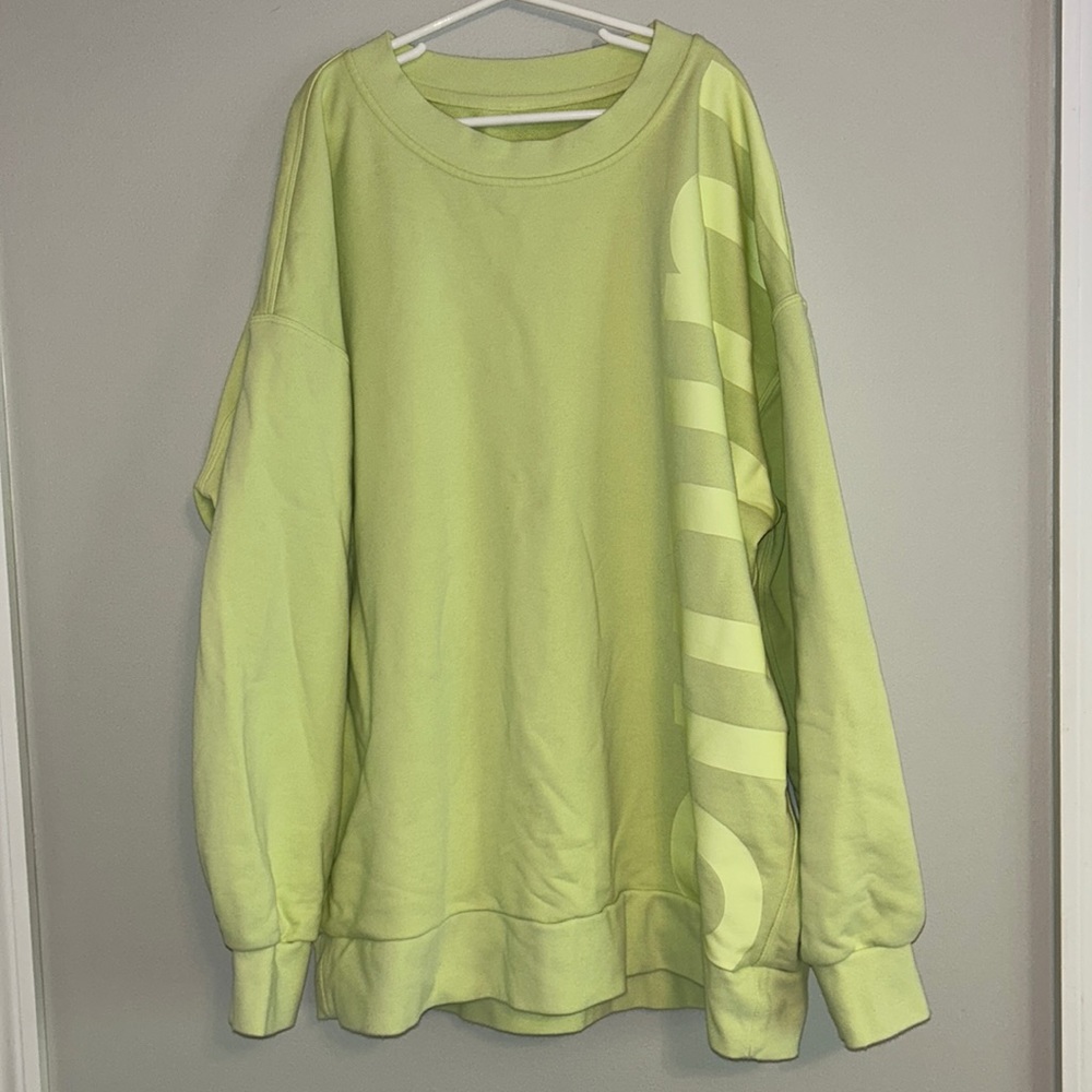 Lululemon lime green crew neck